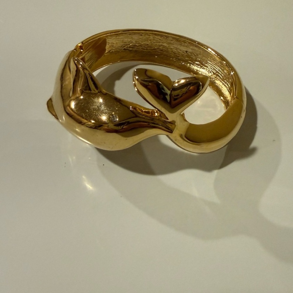 Gold Dolphin & Heart Bracelet - Picture 3 of 7